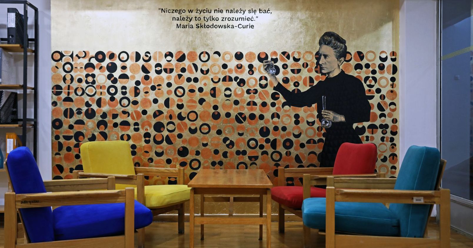 Autorką muralu, który powstał na Wydziale Chemii, jest Joanna Talaska 
