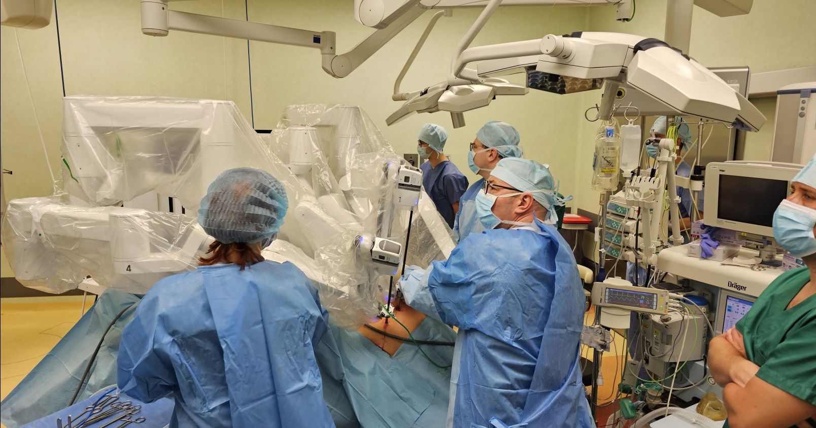 Operacja usunięcia prostaty z użyciem robota chirurgicznego da Vinci Operacja usunięcia prostaty z użyciem robota chirurgicznego da Vinci