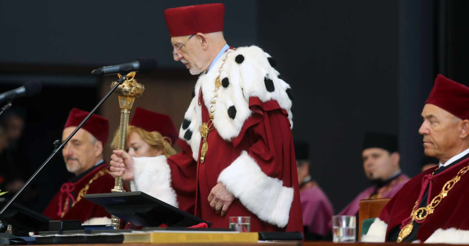 The events in the Aula will open with an inaugural address by the Rector, Prof. dr habil. Andrzej Sokala, followed by matriculation, i.e. the symbolic inclusion of first-year male and female students into the academic community 