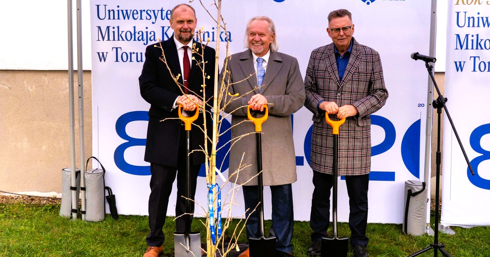 Miłorząb japoński upamiętnił Rok Jubileuszy