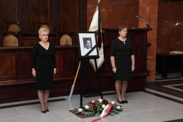 Uroczystość pogrzebowa prof. Anny Narębskiej (Collegium Maximum, 26.10.2022) [fot. Piotr Kurek] Kliknij, aby powiększyć zdjęcie