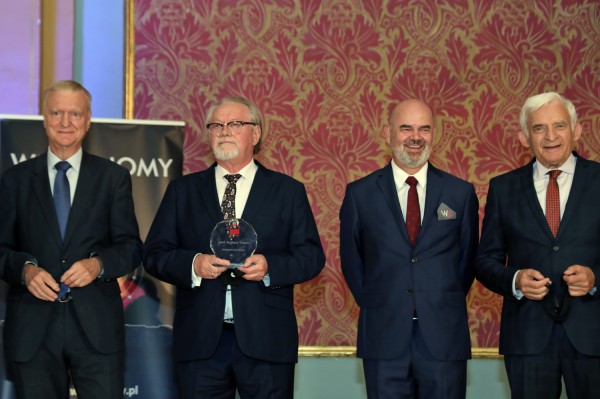 Nagroda "Promotor Polski" dla prof. Andrzeja Tretyna podczas Welconomy Forum (14.09.2020) [fot. Andrzej Romański] Kliknij, aby powiększyć zdjęcie