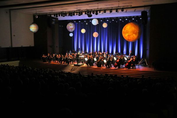 Koncert Uniwersytecki Muzyka i Kosmos (18.02.2023, Aula UMK) [fot. Andrzej Romański] Kliknij, aby powiększyć zdjęcie