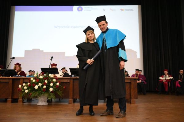 Święto Uniwersytetu 2023 habilitacje i doktoraty (Aula UMK, 20.02.2023) [fot. Jacek Smarz] Kliknij, aby powiększyć zdjęcie