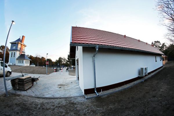 Otwarcie społecznego Ogrodu Jadalnego w KOI (21.03.2023) [fot. Andrzej Romański] Kliknij, aby powiększyć zdjęcie