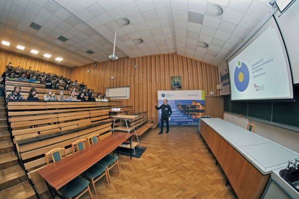 Drzwi otwarte nauk ścisłych, przyrodniczych i technicznych (15.12.2023) [fot. Andrzej Romański] Kliknij, aby powiększyć zdjęcie