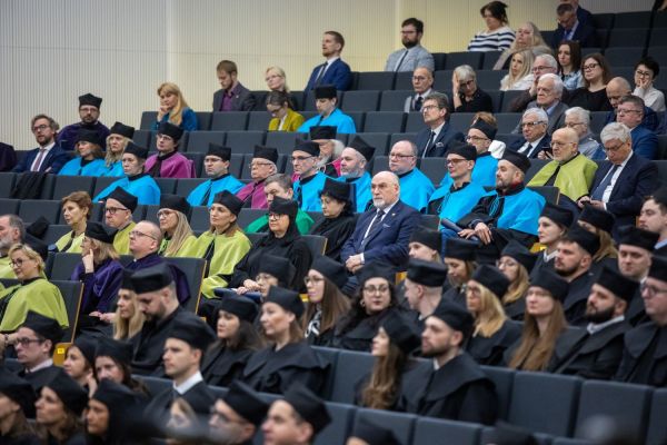Święto Uniwersytetu 2024 uroczystość (19.02.24) [fot. Mikołaj Kuras] Kliknij, aby powiększyć zdjęcie