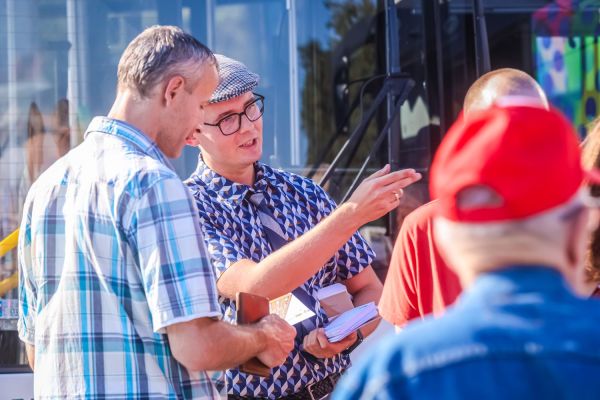 Autobus UMK na 100-lecie autobusów w Toruniu (Błonia nadwiślańskie, 21.09.2024) [fot. Andrzej Romański] Kliknij, aby powiększyć zdjęcie