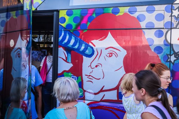 Autobus UMK na 100-lecie autobusów w Toruniu (Błonia nadwiślańskie, 21.09.2024) [fot. Andrzej Romański] Kliknij, aby powiększyć zdjęcie