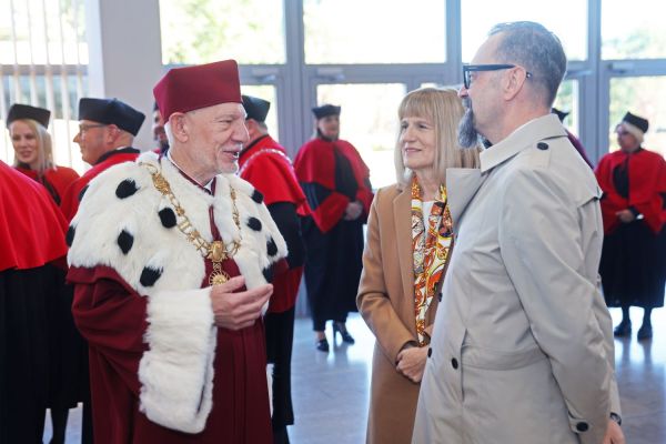 Inauguracja roku akademickiego 2024/2025 (1.10.2024) [fot. Andrzej Romański] Kliknij, aby powiększyć zdjęcie