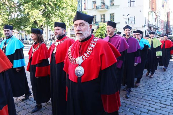 Inauguracja roku akademickiego 2024/2025 (1.10.2024) [fot. Andrzej Romański] Kliknij, aby powiększyć zdjęcie