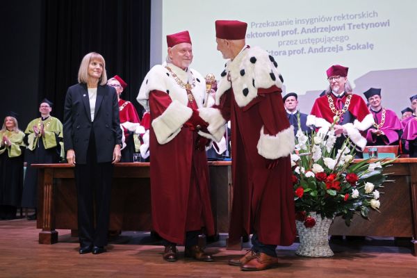 Inauguracja roku akademickiego 2024/2025 (1.10.2024) [fot. Andrzej Romański] Kliknij, aby powiększyć zdjęcie