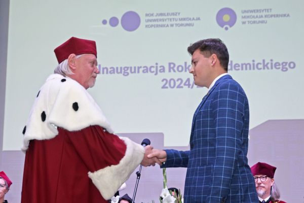 Inauguracja roku akademickiego 2024/2025 (1.10.2024) [fot. Andrzej Romański] Kliknij, aby powiększyć zdjęcie