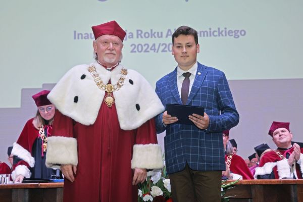 Inauguracja roku akademickiego 2024/2025 (1.10.2024) [fot. Andrzej Romański] Kliknij, aby powiększyć zdjęcie