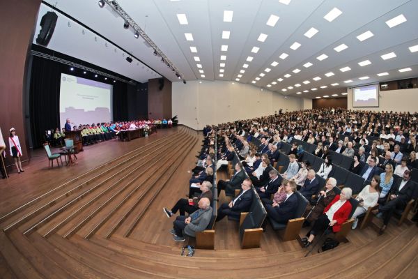 Inauguracja roku akademickiego 2024/2025 (1.10.2024) [fot. Andrzej Romański] Kliknij, aby powiększyć zdjęcie