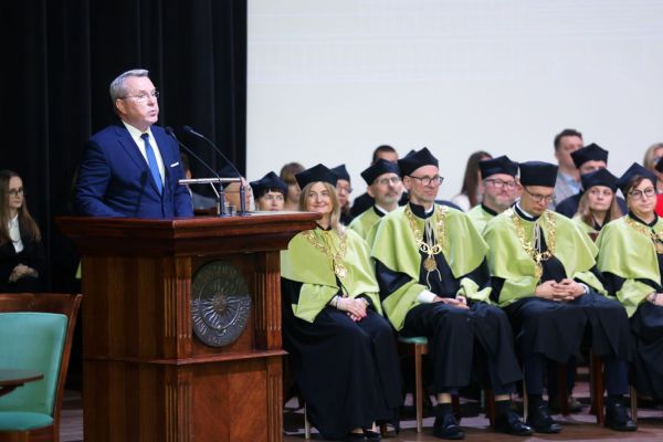 Inauguracja roku akademickiego 2024/2025 (1.10.2024) [fot. Andrzej Romański] Kliknij, aby powiększyć zdjęcie