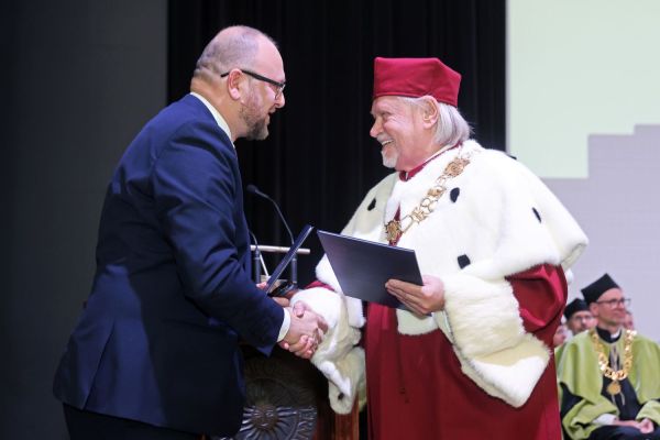 Inauguracja roku akademickiego 2024/2025 (1.10.2024) [fot. Andrzej Romański] Kliknij, aby powiększyć zdjęcie