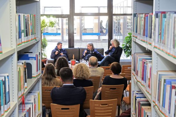 Spotkanie z Krzysztofem Czyżewskim i książką "Ostrakon" (Biblioteka Uniwersytecka, 17.10.2024) [fot. Andrzej Romański] Kliknij, aby powiększyć zdjęcie