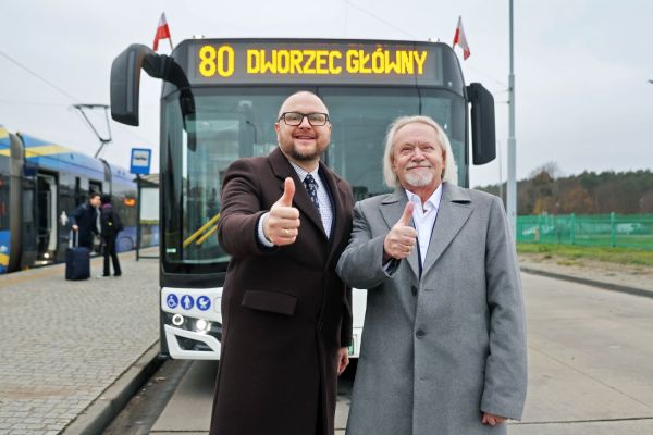 Otwarcie linii autobusowej nr 80 i przejazd władz UMK i Torunia (12.11.2024) [fot. Andrzej Romański] Kliknij, aby powiększyć zdjęcie