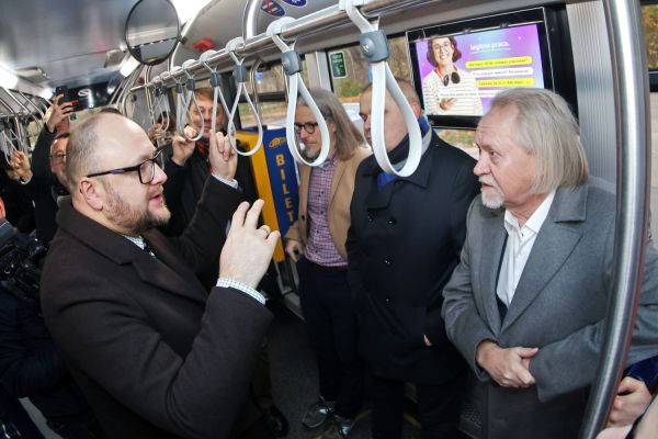 Otwarcie linii autobusowej nr 80 i przejazd władz UMK i Torunia (12.11.2024) [fot. Andrzej Romański] Kliknij, aby powiększyć zdjęcie