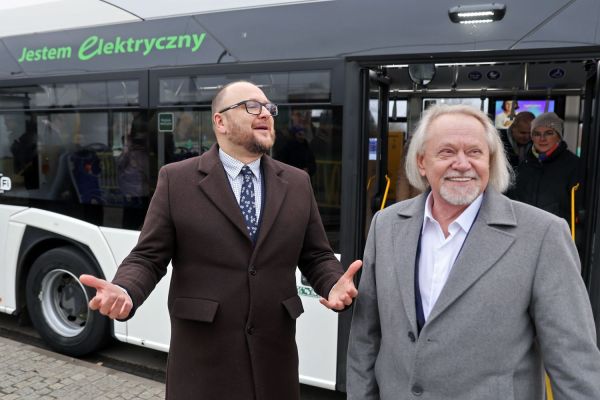 Otwarcie linii autobusowej nr 80 i przejazd władz UMK i Torunia (12.11.2024) [fot. Andrzej Romański] Kliknij, aby powiększyć zdjęcie