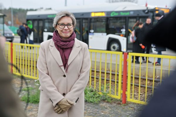 Otwarcie linii autobusowej nr 80 i przejazd władz UMK i Torunia (12.11.2024) [fot. Andrzej Romański] Kliknij, aby powiększyć zdjęcie