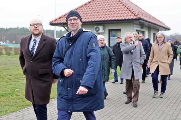 Otwarcie linii autobusowej nr 80 i przejazd władz UMK i Torunia (12.11.2024) [fot. Andrzej Romański] Kliknij, aby powiększyć zdjęcie