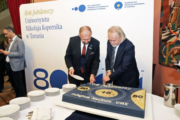 Jubileusze Collegium Medicum UMK uroczystość w Bydgoszczy (Filharmonia Pomorska,  25.11.2024) [fot. Andrzej Romański] Kliknij, aby powiększyć zdjęcie