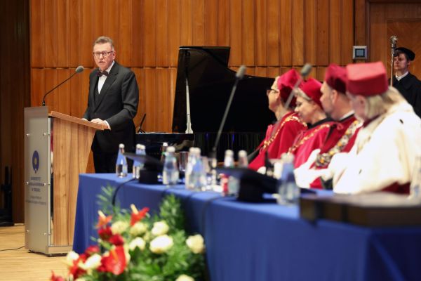 Jubileusze Collegium Medicum UMK uroczystość w Bydgoszczy (Filharmonia Pomorska,  25.11.2024) [fot. Andrzej Romański] Kliknij, aby powiększyć zdjęcie