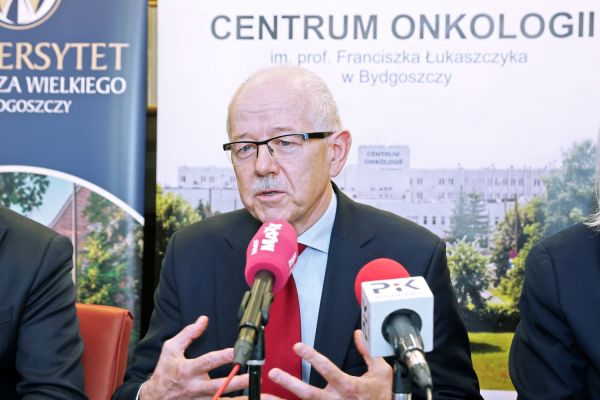 Podpisanie listu intencyjnego UMK UKW i Centrum Onkologii (Bydgoszcz, 20.12.2024) [fot. Andrzej Romański] Kliknij, aby powiększyć zdjęcie