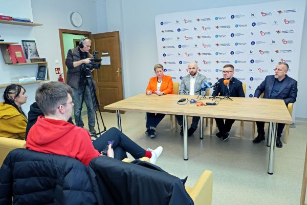 Konferencja prasowa nt podyplomowych studiów rowerowych (24.01.25, WNoZiGP) [fot. Andrzej Romański] Kliknij, aby powiększyć zdjęcie