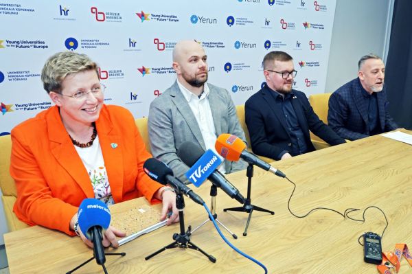 Konferencja prasowa nt podyplomowych studiów rowerowych (24.01.25, WNoZiGP) [fot. Andrzej Romański] Kliknij, aby powiększyć zdjęcie