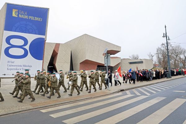 Uroczystość Święta Uniwersytetu jubileusz 80-lecia UMK (19.02.2025) [fot. Andrzej Romański] Kliknij, aby powiększyć zdjęcie