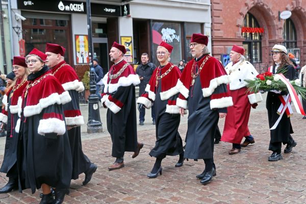 Uroczystość Święta Uniwersytetu jubileusz 80-lecia UMK (19.02.2025) [fot. Andrzej Romański] Kliknij, aby powiększyć zdjęcie