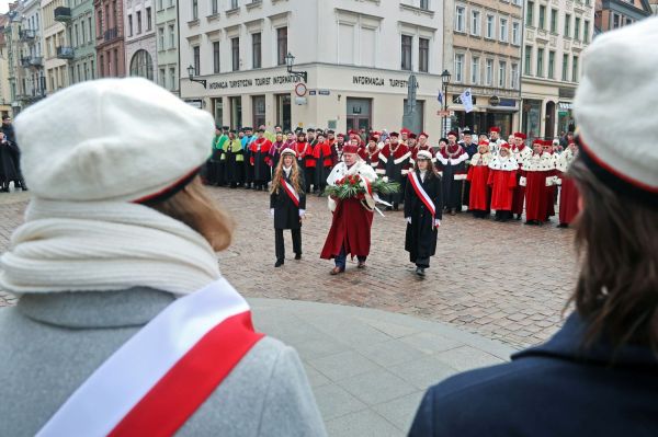 Uroczystość Święta Uniwersytetu jubileusz 80-lecia UMK (19.02.2025) [fot. Andrzej Romański] Kliknij, aby powiększyć zdjęcie