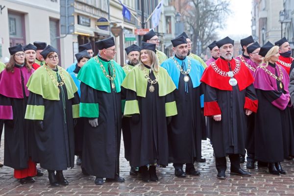 Uroczystość Święta Uniwersytetu jubileusz 80-lecia UMK (19.02.2025) [fot. Andrzej Romański] Kliknij, aby powiększyć zdjęcie