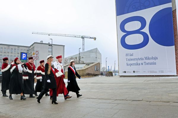 Uroczystość Święta Uniwersytetu jubileusz 80-lecia UMK (19.02.2025) [fot. Andrzej Romański] Kliknij, aby powiększyć zdjęcie