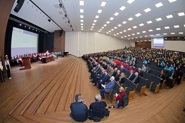 Uroczystość Święta Uniwersytetu jubileusz 80-lecia UMK (19.02.2025) [fot. Andrzej Romański] Kliknij, aby powiększyć zdjęcie