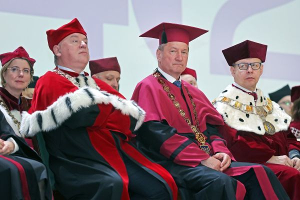 Uroczystość Święta Uniwersytetu jubileusz 80-lecia UMK (19.02.2025) [fot. Andrzej Romański] Kliknij, aby powiększyć zdjęcie