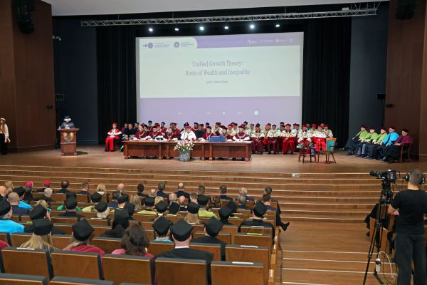 Uroczystość Święta Uniwersytetu jubileusz 80-lecia UMK (19.02.2025) [fot. Andrzej Romański] Kliknij, aby powiększyć zdjęcie