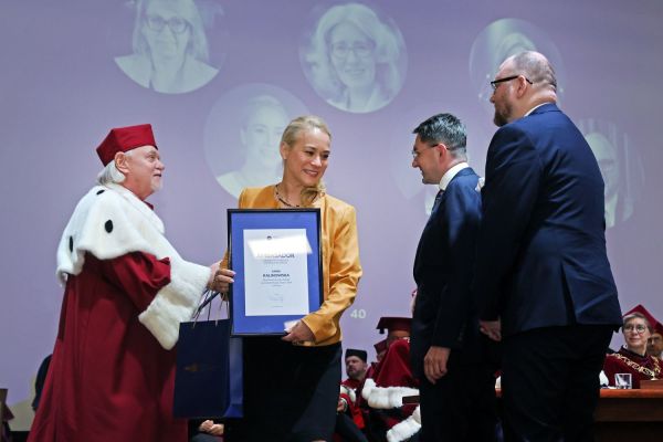 Uroczystość Święta Uniwersytetu jubileusz 80-lecia UMK (19.02.2025) [fot. Andrzej Romański] Kliknij, aby powiększyć zdjęcie