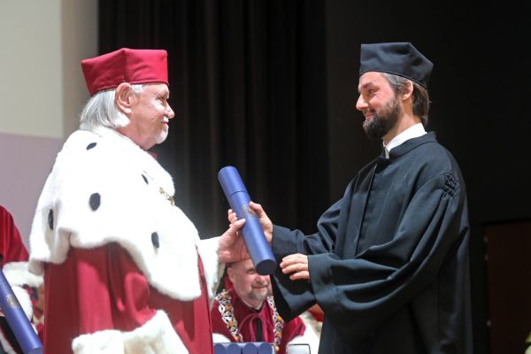 Uroczystość Święta Uniwersytetu jubileusz 80-lecia UMK (19.02.2025) [fot. Andrzej Romański] Kliknij, aby powiększyć zdjęcie