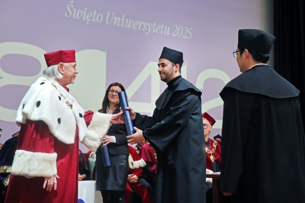 Uroczystość Święta Uniwersytetu jubileusz 80-lecia UMK (19.02.2025) [fot. Andrzej Romański] Kliknij, aby powiększyć zdjęcie