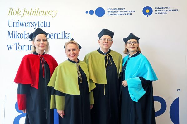 Uroczystość Święta Uniwersytetu jubileusz 80-lecia UMK (19.02.2025) [fot. Andrzej Romański] Kliknij, aby powiększyć zdjęcie