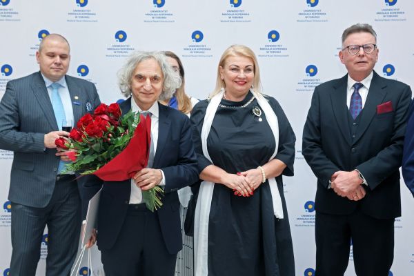 Uroczystość Święta Uniwersytetu jubileusz 80-lecia UMK (19.02.2025) [fot. Andrzej Romański] Kliknij, aby powiększyć zdjęcie