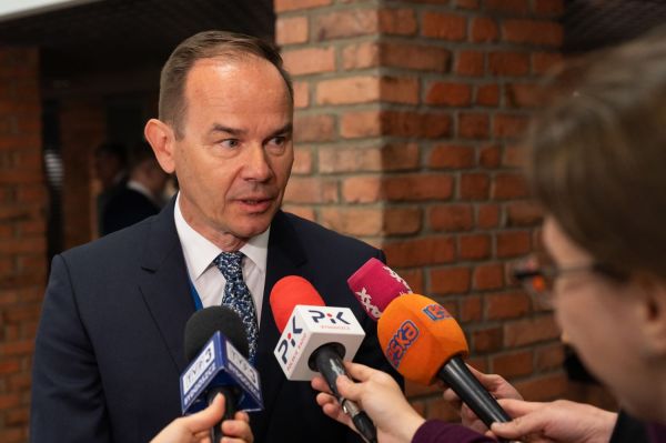 Podpisanie umowy na budowę Centrum Stomatologii UMK [fot. Mariusz Kowalikowski] Kliknij, aby powiększyć zdjęcie