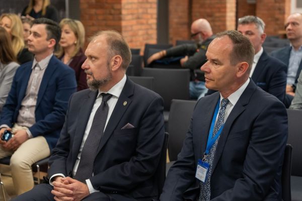 Podpisanie umowy na budowę Centrum Stomatologii UMK [fot. Mariusz Kowalikowski] Kliknij, aby powiększyć zdjęcie