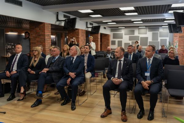 Podpisanie umowy na budowę Centrum Stomatologii UMK [fot. Mariusz Kowalikowski] Kliknij, aby powiększyć zdjęcie