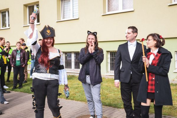 Piernikalia 2025 pochód ulicami miasta (16.05.2025) [fot. Andrzej Romański] Kliknij, aby powiększyć zdjęcie