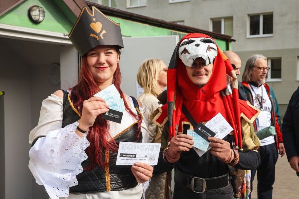 Piernikalia 2025 pochód ulicami miasta (16.05.2025) [fot. Andrzej Romański] Kliknij, aby powiększyć zdjęcie